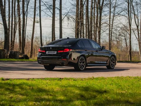 Прокат BMW 520d G30 2020 — аренда авто в Калининграде — фото 8