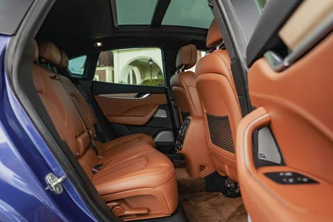 Прокат Maserati Levante — аренда авто в Калининграде — фото 8