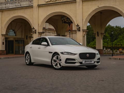 Прокат Jaguar XE — аренда авто в Калининграде