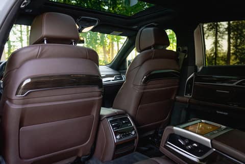 Прокат BMW 7 — аренда авто в Калининграде — фото 2