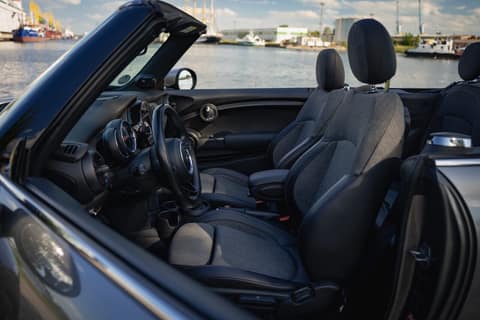 Прокат Mini Cooper Cabrio (серый, 2021) — аренда авто в Калининграде — фото 7